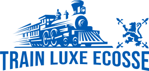 Logo Train Luxe Ecosse avec locomotive à vapeur bleue et blason écossais