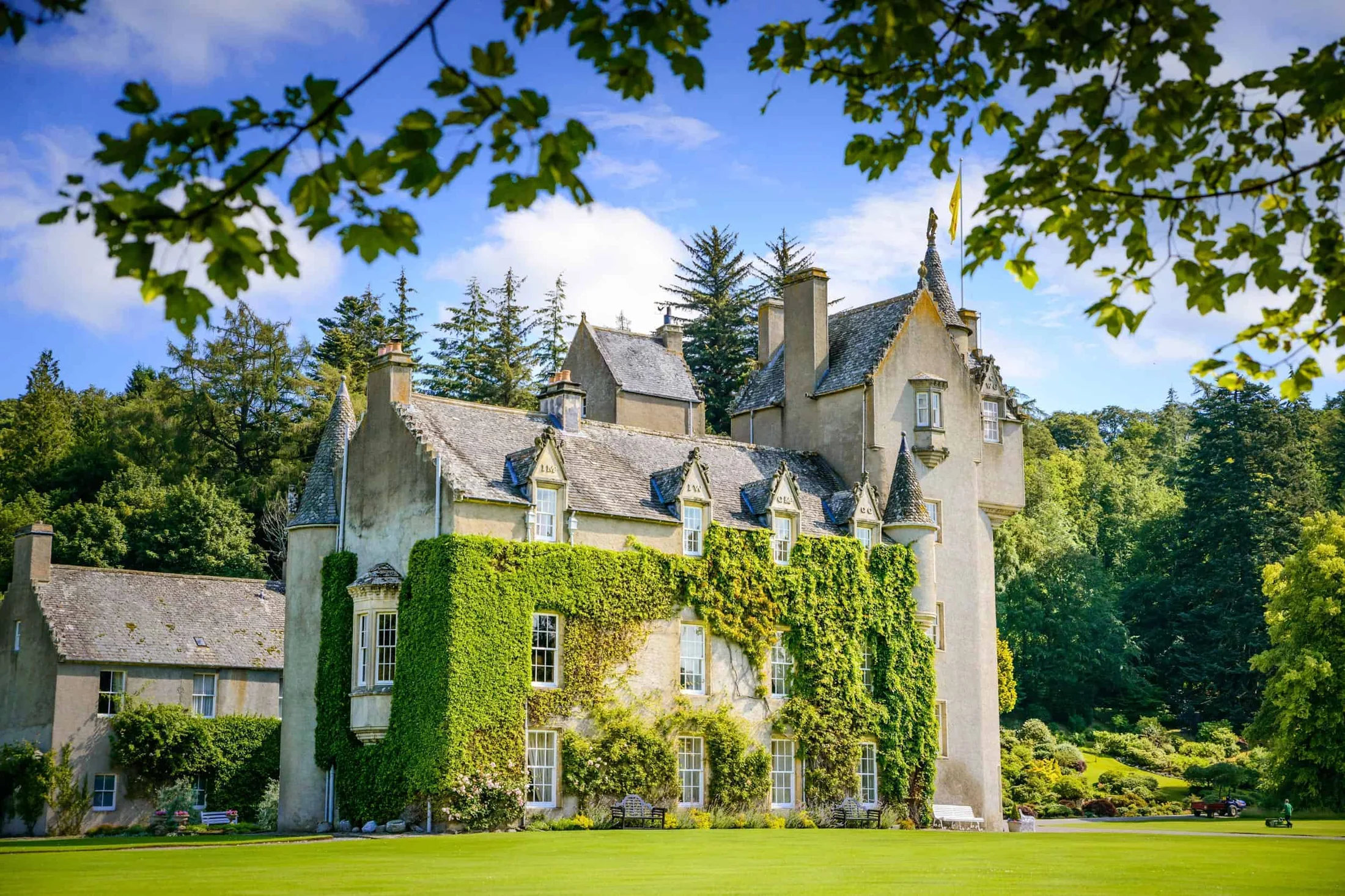 Ballindalloch Castle recouvert de lierre en Speyside &mdash; type de propri&eacute;t&eacute; du Heritage Homes