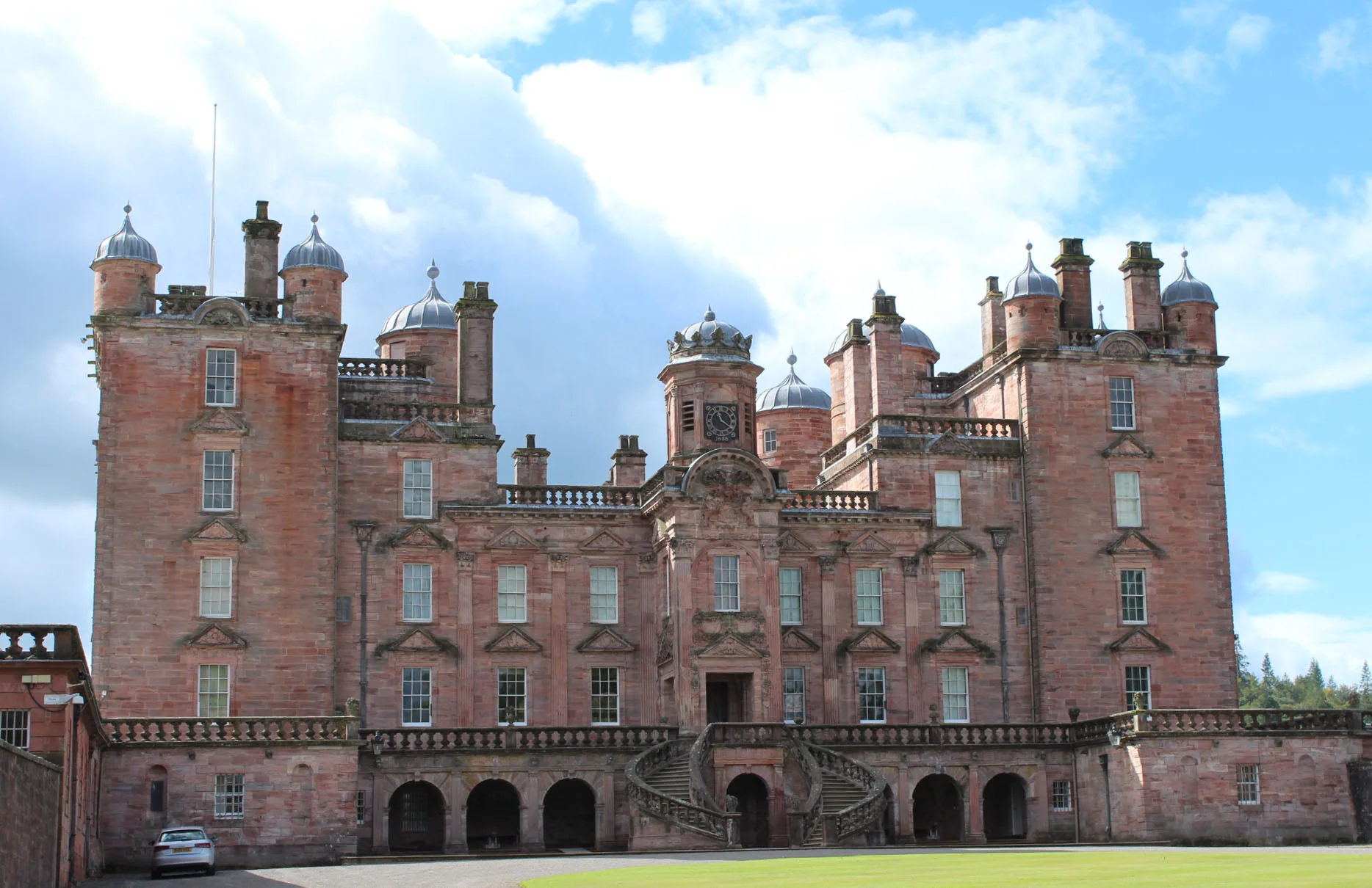 Drumlanrig Castle en gr&egrave;s rose