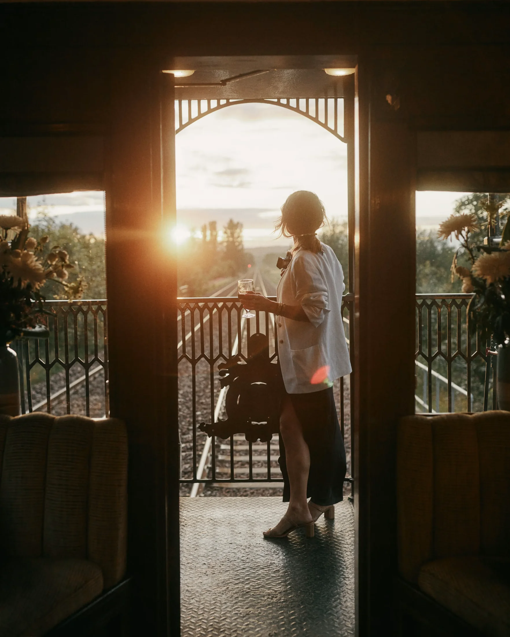 Plateforme d'observation Royal Scotsman au coucher de soleil &mdash; whisky, voyageuse