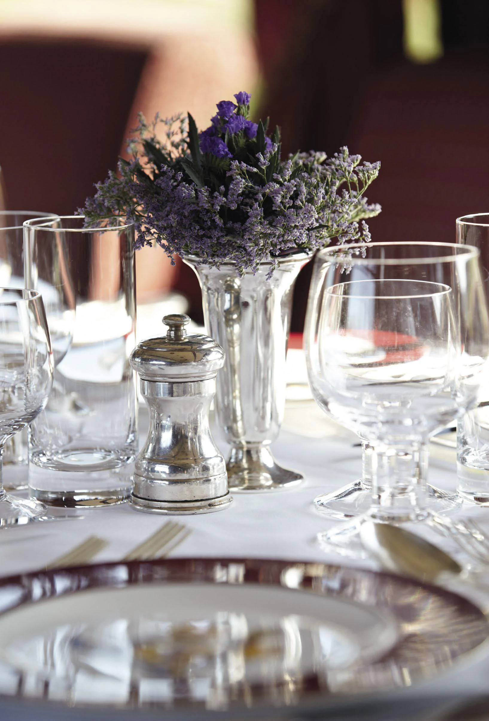 Arts de la table du Royal Scotsman &mdash; cristal taill&eacute;, argenterie et porcelaine