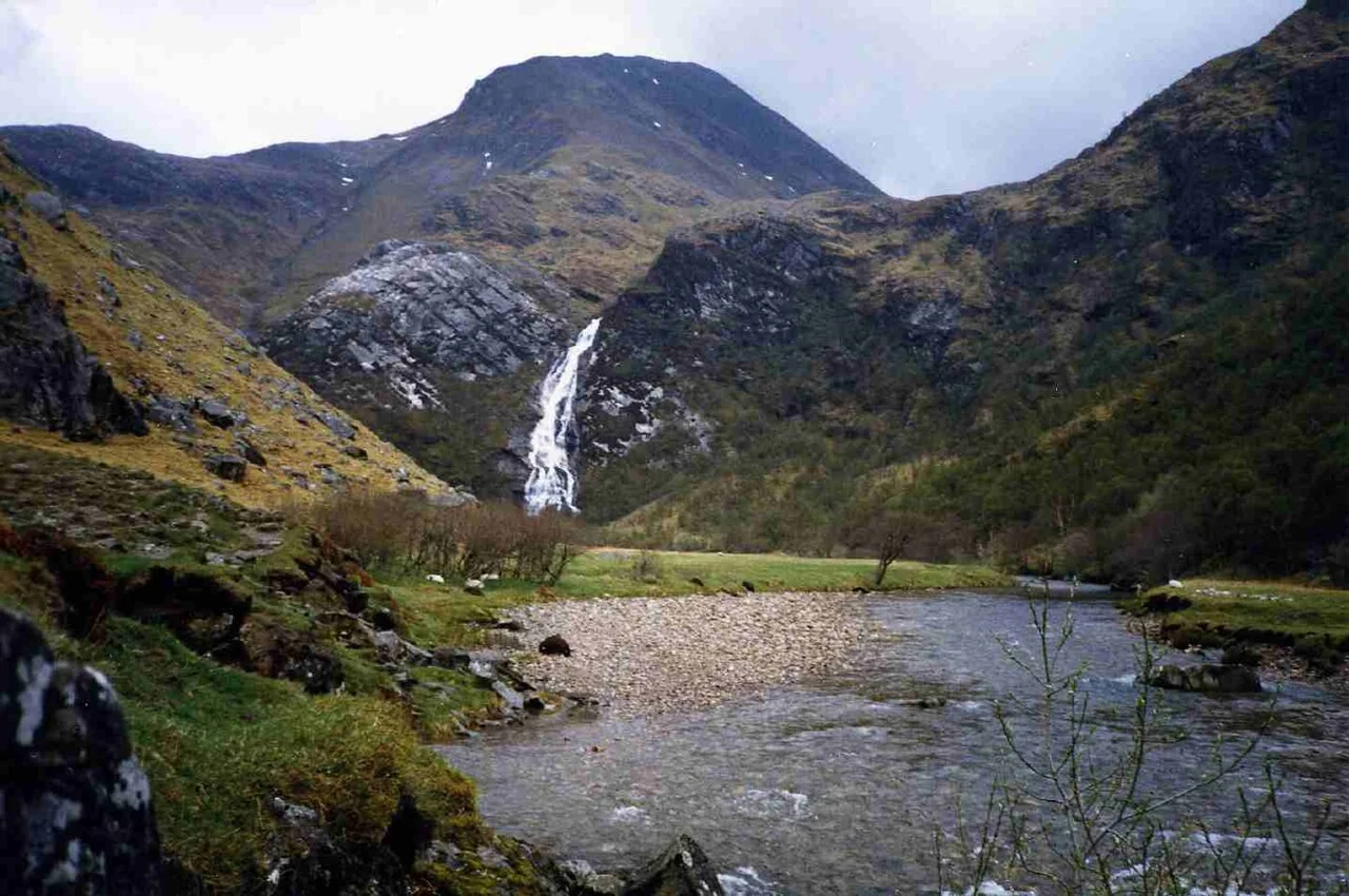 Cascade Steall dans le Glen Nevis &mdash; Highlands &eacute;cossais